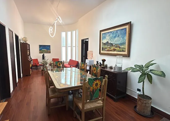 Napoles Clasico Homestay Mexico City