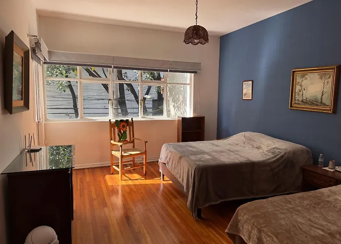 Napoles Clasico Homestay Mexico City